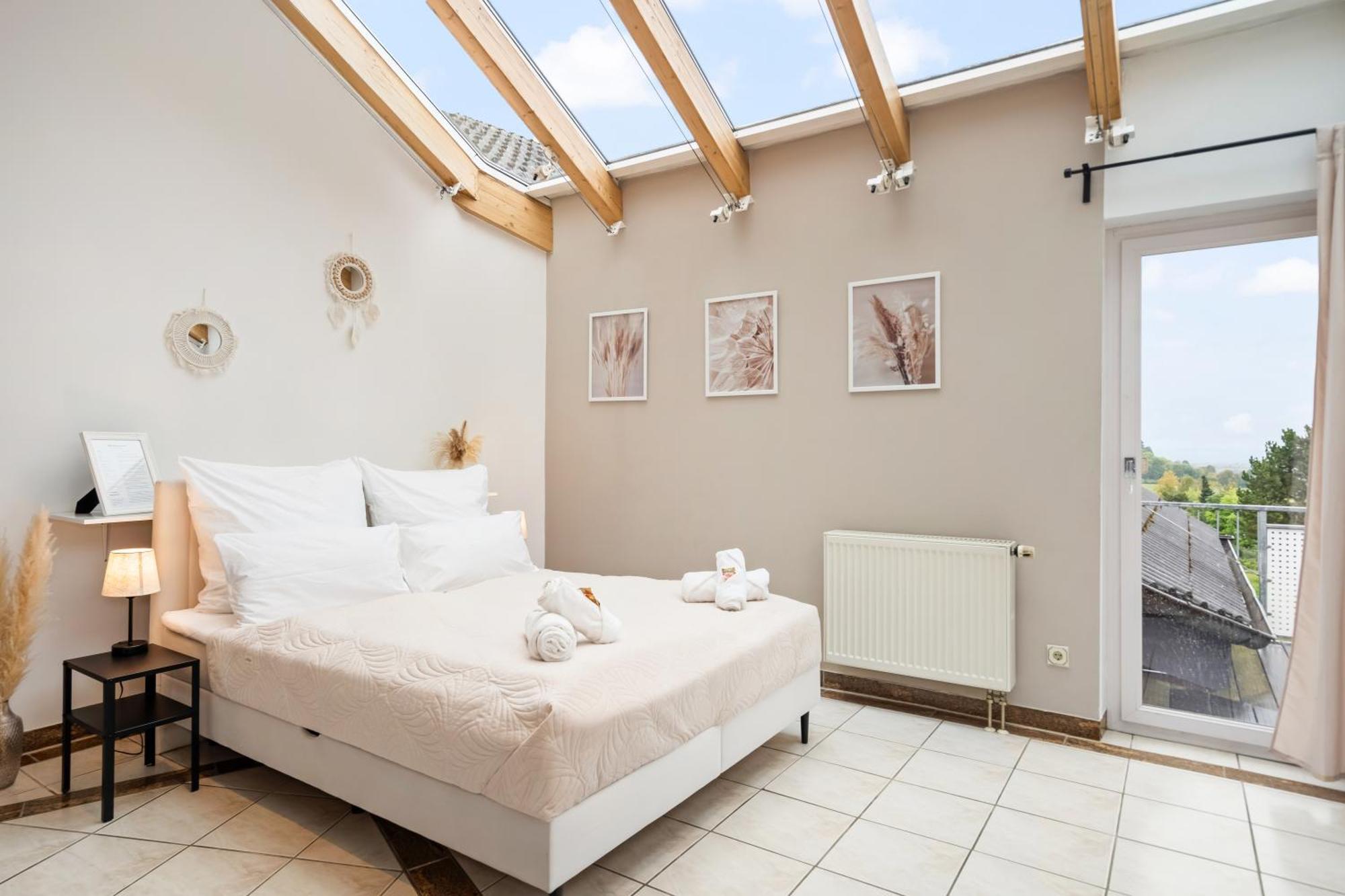 Stadtoase Fulda Mit Flair - Whirlpool, Balkon, 2Xparkplaetze, Highspeed Wlan Exteriör bild